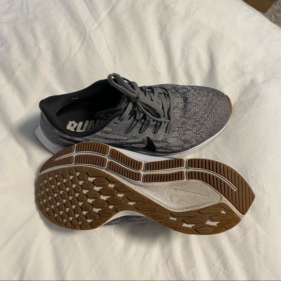 Nike Pegasus Runners - Picture 2 of 5